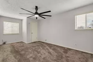709 Royal Oaks Dr, Garland, TX 75040 - Photo 32