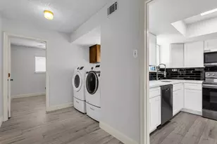 709 Royal Oaks Dr, Garland, TX 75040 - Photo 20