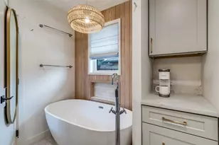 6737 Ravendale Ln, Dallas, TX 75214 - Photo 18