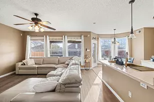 6715 Canyon Creek Dr, Arlington, TX 76001 - Photo 2