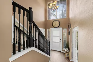 6715 Canyon Creek Dr, Arlington, TX 76001 - Photo 2