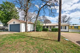 212 Sunray St, Mabank, TX 75156 - Photo 4