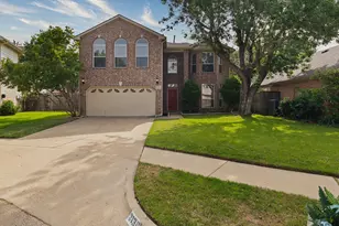 2136 Newport Dr, Flower Mound, TX 75028 - Photo 2