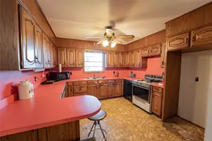 901 S Miller St, Breckenridge, TX 76424 - Photo 18