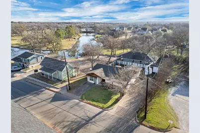 212 N Crockett Street, Granbury, TX 76048 - Photo 38