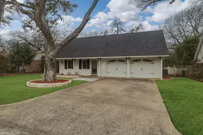 806 Waggoner Drive, Arlington, TX 76013 - Photo 2