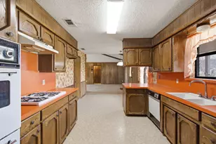 207 Pine St, Gordon, TX 76453 - Photo 12