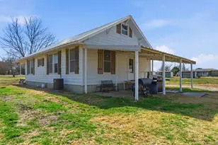 18051 Brookfield Dr, Justin, TX 76247 - Photo 24