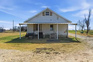 18051 Brookfield Dr, Justin, TX 76247 - Photo 22