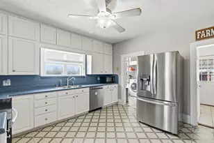 18051 Brookfield Dr, Justin, TX 76247 - Photo 12