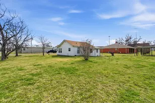 211 Pine St, Gordon, TX 76453 - Photo 4