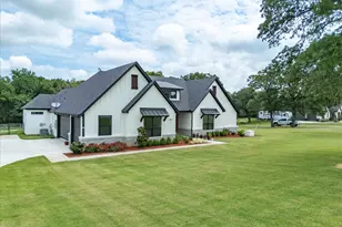 209 RIO RANCHO Dr, Decatur, TX 76234 - Photo 4