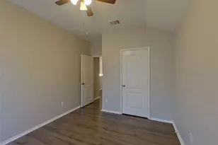 2784 Sweetbriar Ln, Grand Prairie, TX 75052 - Photo 16