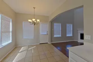 2784 Sweetbriar Ln, Grand Prairie, TX 75052 - Photo 6