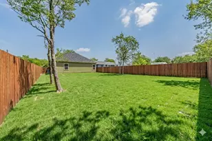 412 Matthew St, Hillsboro, TX 76645 - Photo 10