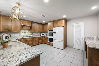 300 W College Avenue, Alvarado, TX 76009 - Photo 12