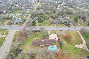 300 W College Ave, Alvarado, TX 76009 - Photo 2