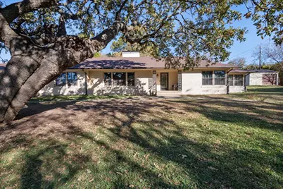 300 W College Avenue, Alvarado, TX 76009 - Photo 2