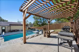 300 W College Ave, Alvarado, TX 76009 - Photo 32