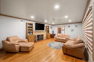 300 W College Ave, Alvarado, TX 76009 - Photo 4