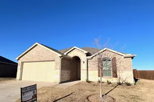 2301 Rosaline Dr, Aubrey, TX 76227 - Photo 2