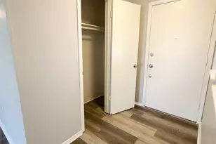 1026 Brookshire Cir, Garland, TX 75043 - Photo 4