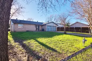 1026 Brookshire Cir, Garland, TX 75043 - Photo 22