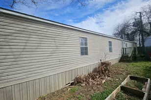 5714 Shoreline Cir S, Fort Worth, TX 76119 - Photo 18