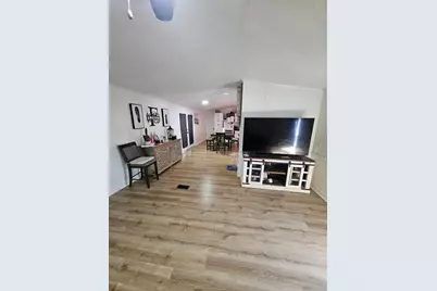 5714 Shoreline Circle S, Fort Worth, TX 76119 - Photo 4