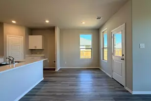 917 Boll Weevil Dr, Cleburne, TX 76031 - Photo 4