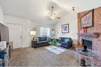 412 Amber Lane, DeSoto, TX 75115 - Photo 2