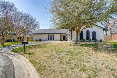 2017 Garden Oaks Drive, Arlington, TX 76012 - Photo 2