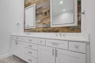 101 Decker Ct, Irving, TX 75062 - Photo 20