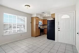 2318 Lindblad Ct, Arlington, TX 76016 - Photo 2