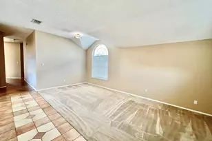 875 Shoal Creek Dr, Arlington, TX 76001 - Photo 8