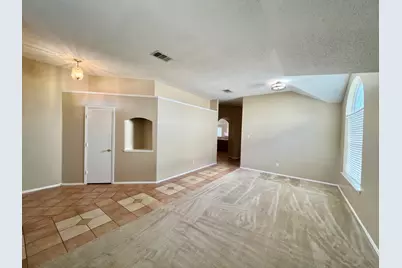 875 Shoal Creek Drive, Arlington, TX 76001 - Photo 6