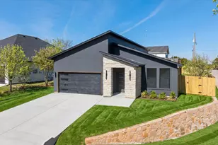 2316 Forest Hill Ln, Granbury, TX 76048 - Photo 2