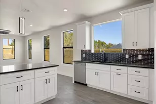 2316 Forest Hill Ln, Granbury, TX 76048 - Photo 8