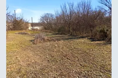 1 Park Square E, Grand Prairie, TX 75050 - Photo 8