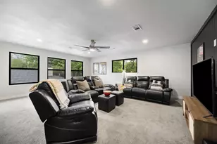 10544 Cox Ln, Dallas, TX 75229 - Photo 24