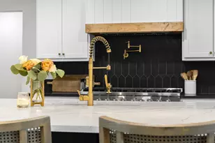 10544 Cox Ln, Dallas, TX 75229 - Photo 6