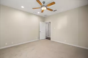211 Turner Cir, Granbury, TX 76048 - Photo 14