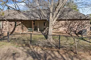 211 Turner Cir, Granbury, TX 76048 - Photo 30
