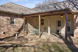 211 Turner Cir, Granbury, TX 76048 - Photo 4