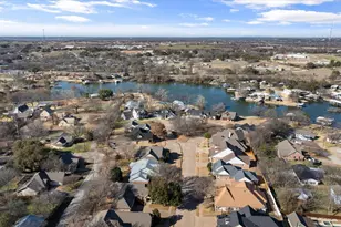 211 Turner Cir, Granbury, TX 76048 - Photo 34