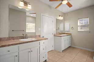 211 Turner Cir, Granbury, TX 76048 - Photo 16