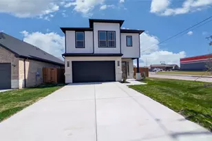 2339 4th St, Grand Prairie, TX 75051 - Photo 2