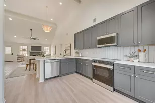 4145 Briar Hill Dr, Grand Prairie, TX 75052 - Photo 6