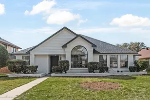 4145 Briar Hill Dr, Grand Prairie, TX 75052 - Photo 2