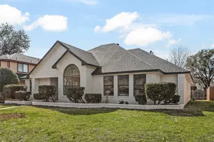 4145 Briar Hill Dr, Grand Prairie, TX 75052 - Photo 4